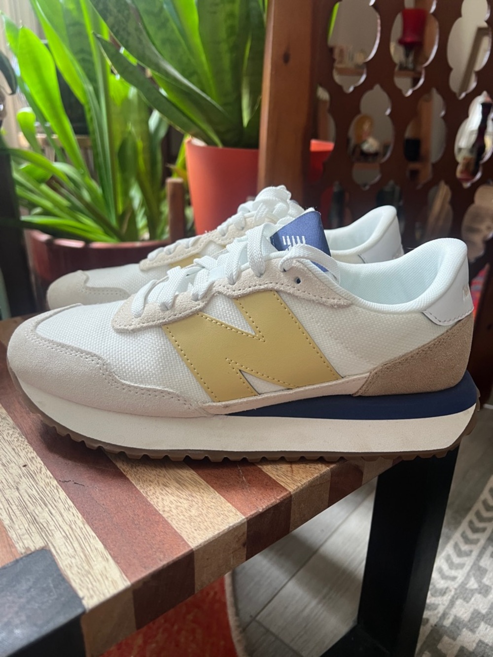 New Balance 237 sneaker shoes navy tan white 7.5